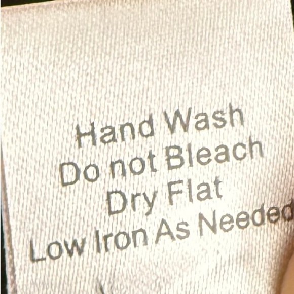 Line and Dot Sleeveless Black Dress - Picture 10 of 11